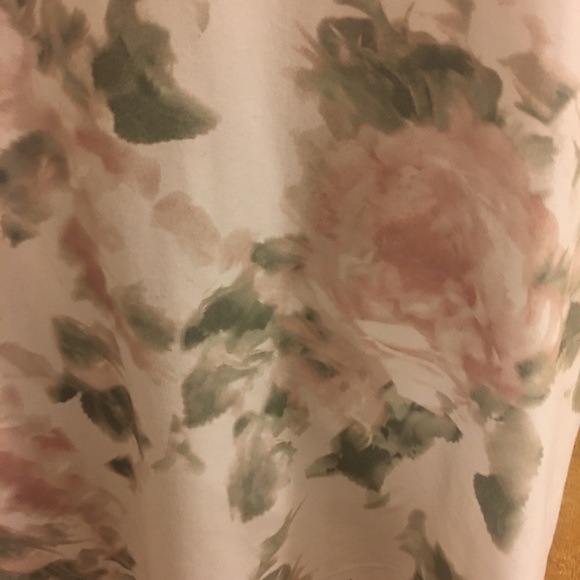 Hyba athletic wear shirt with a tie back - Picture 5 of 5